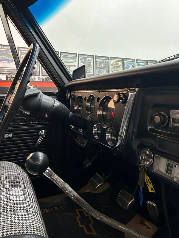 A close up of the dashboard of a chevrolet truck
