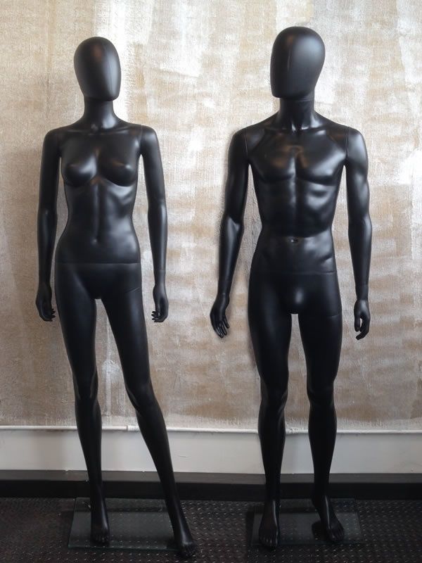 manichini uomo/donna nero