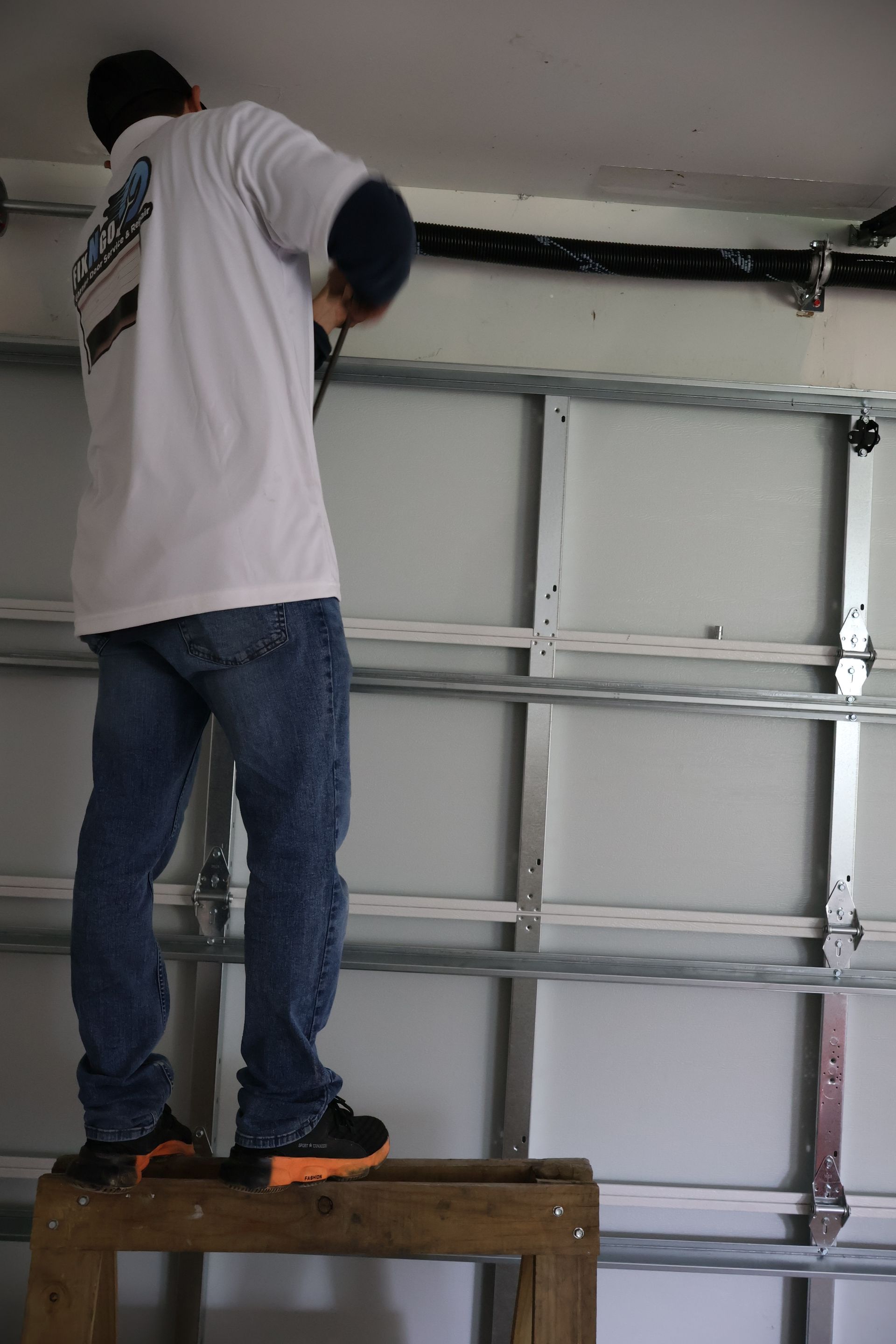 fix n go team to install garage door openers