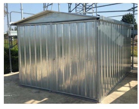 Box zincato industriale in cantiere