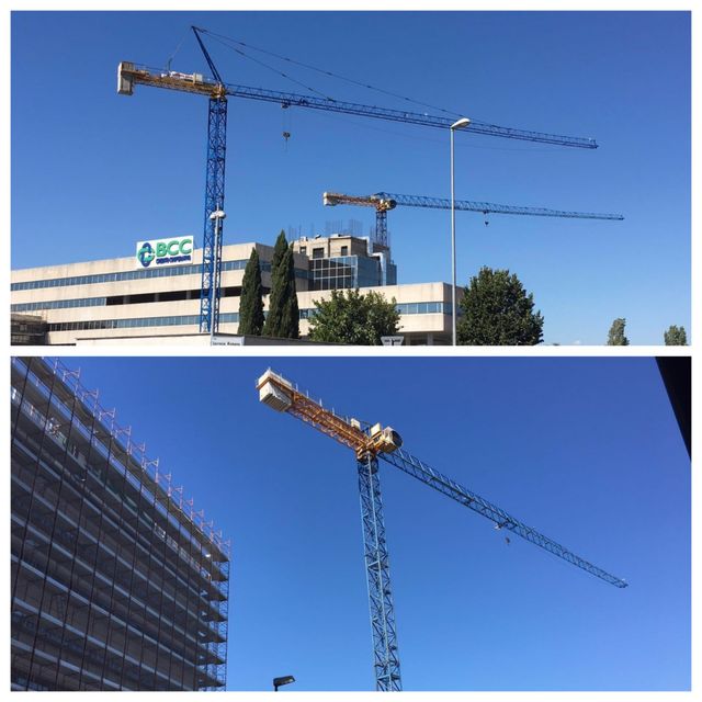 Un collage di due immagini di un edificio in costruzione