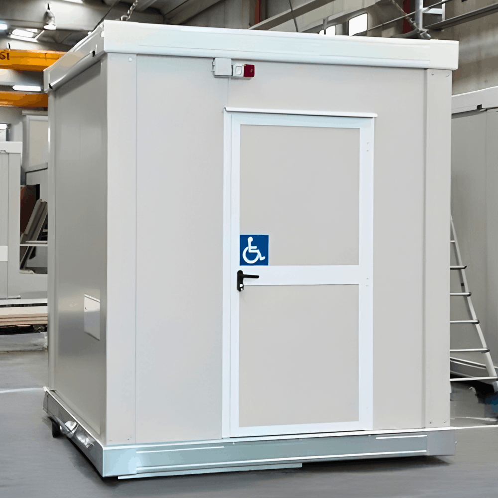 Cabina bagno prefabbricata per disabili con rampa e corrimano