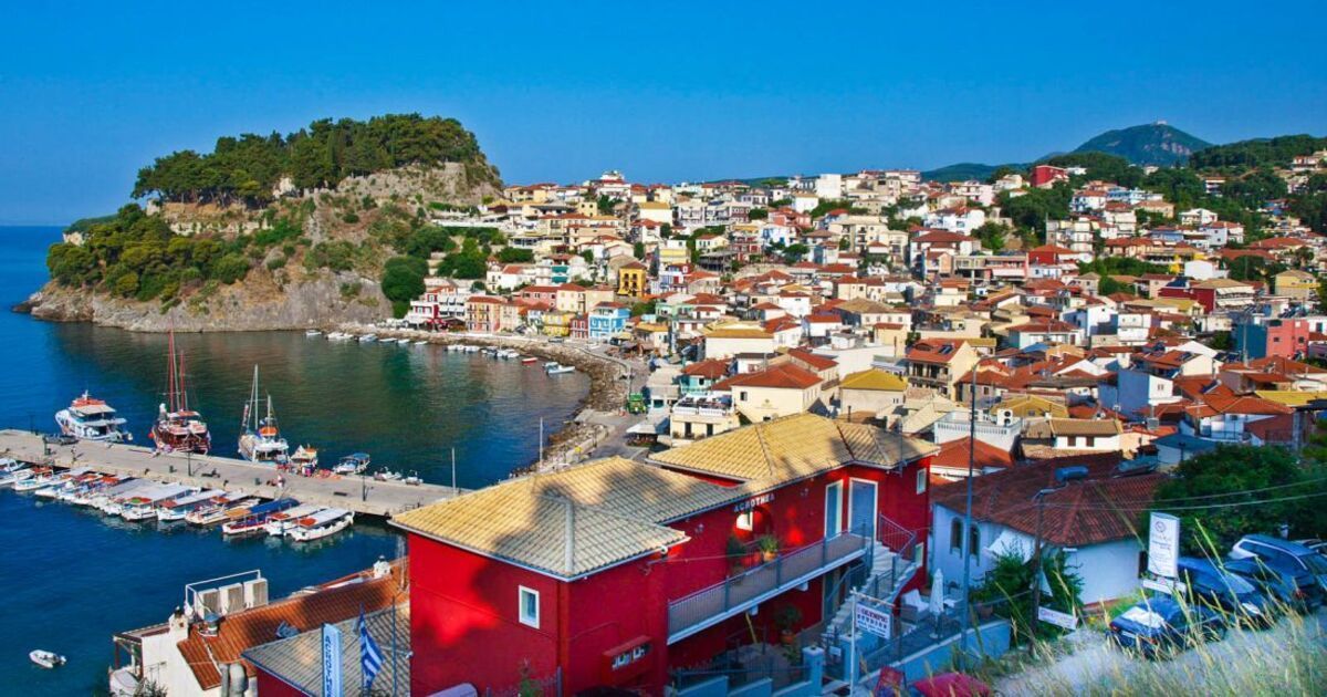 taxi to parga from athens