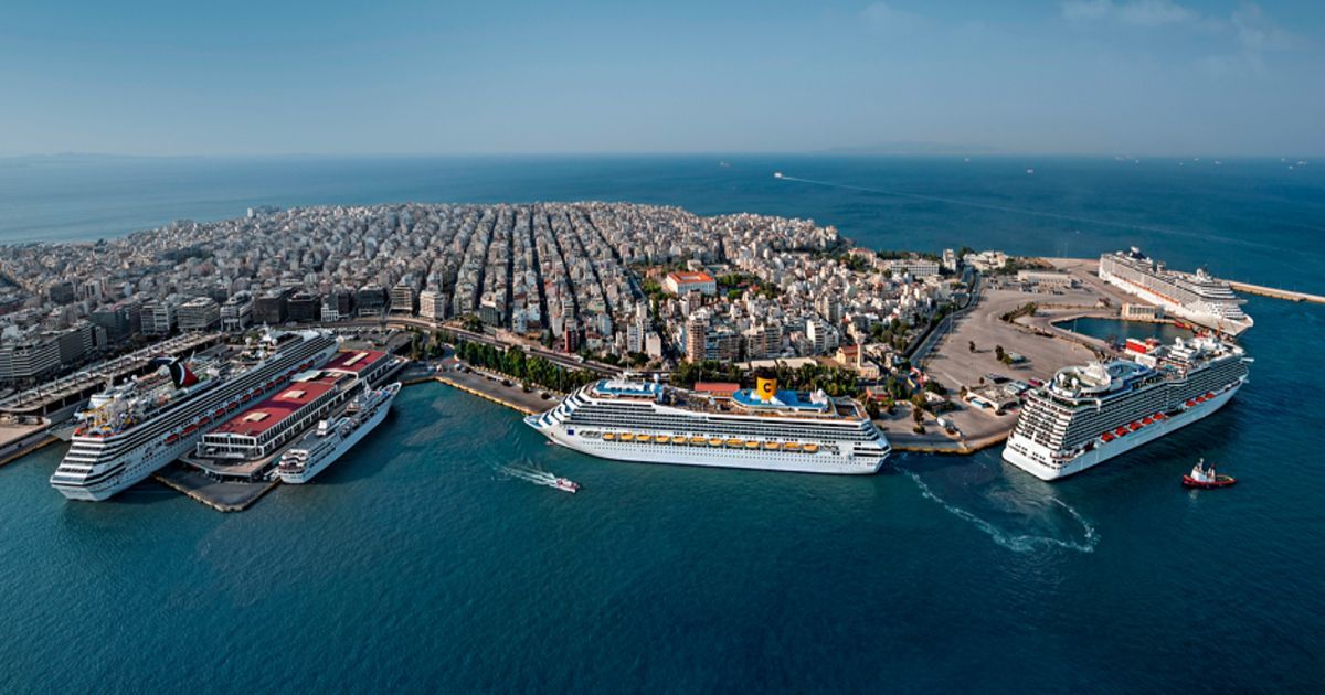Minivan transfer picking up travelers at Piraeus Port cruise terminal