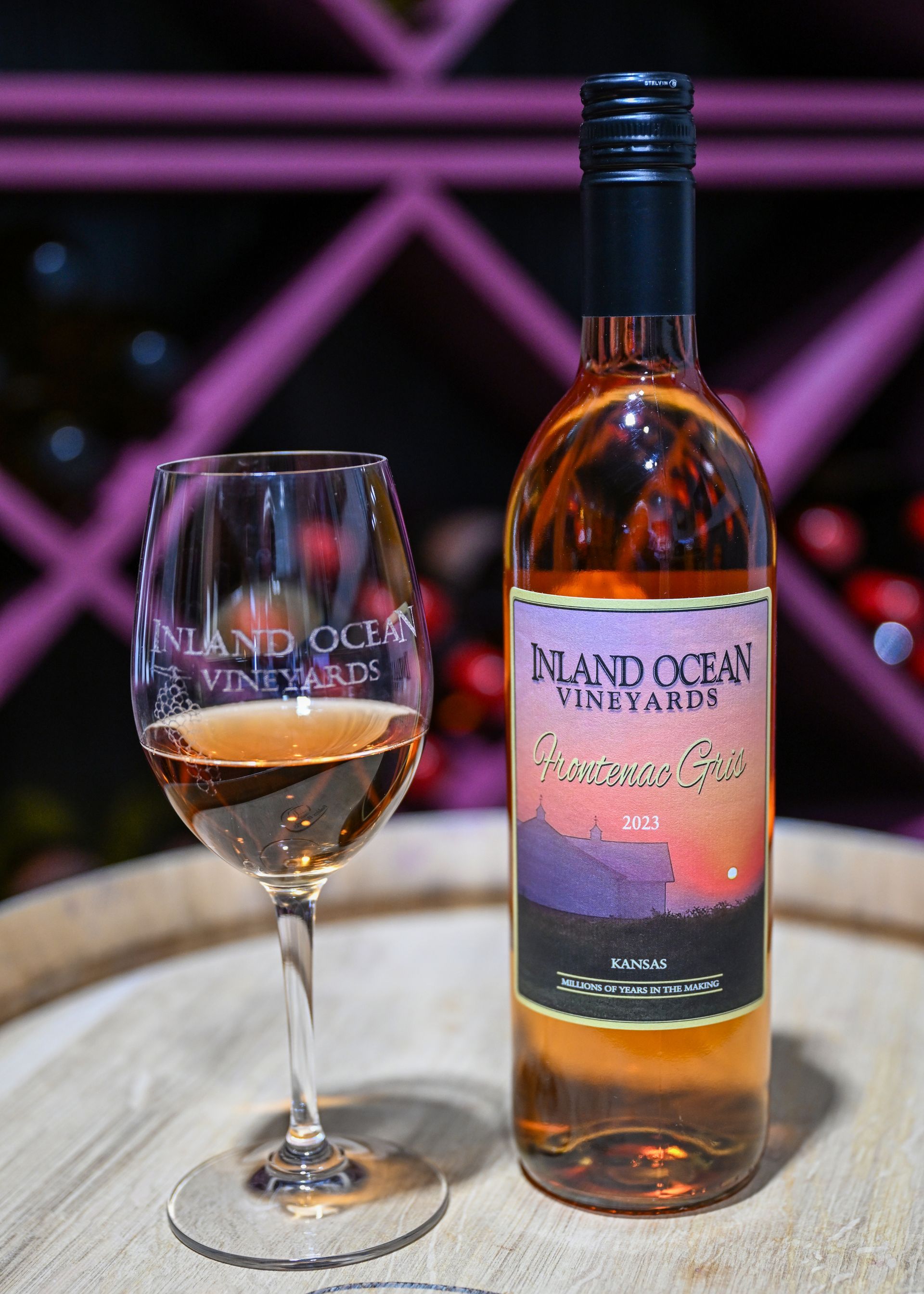Frontenac Gris wine inland ocean vineyards hutchinson ks, Kansas Wine