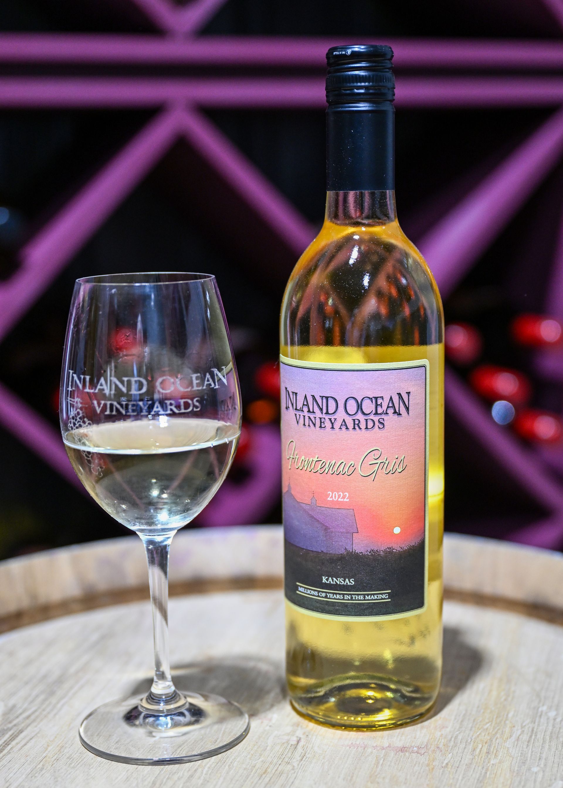Frontenac Gris wine inland ocean vineyards hutchinson ks, Kansas Wine