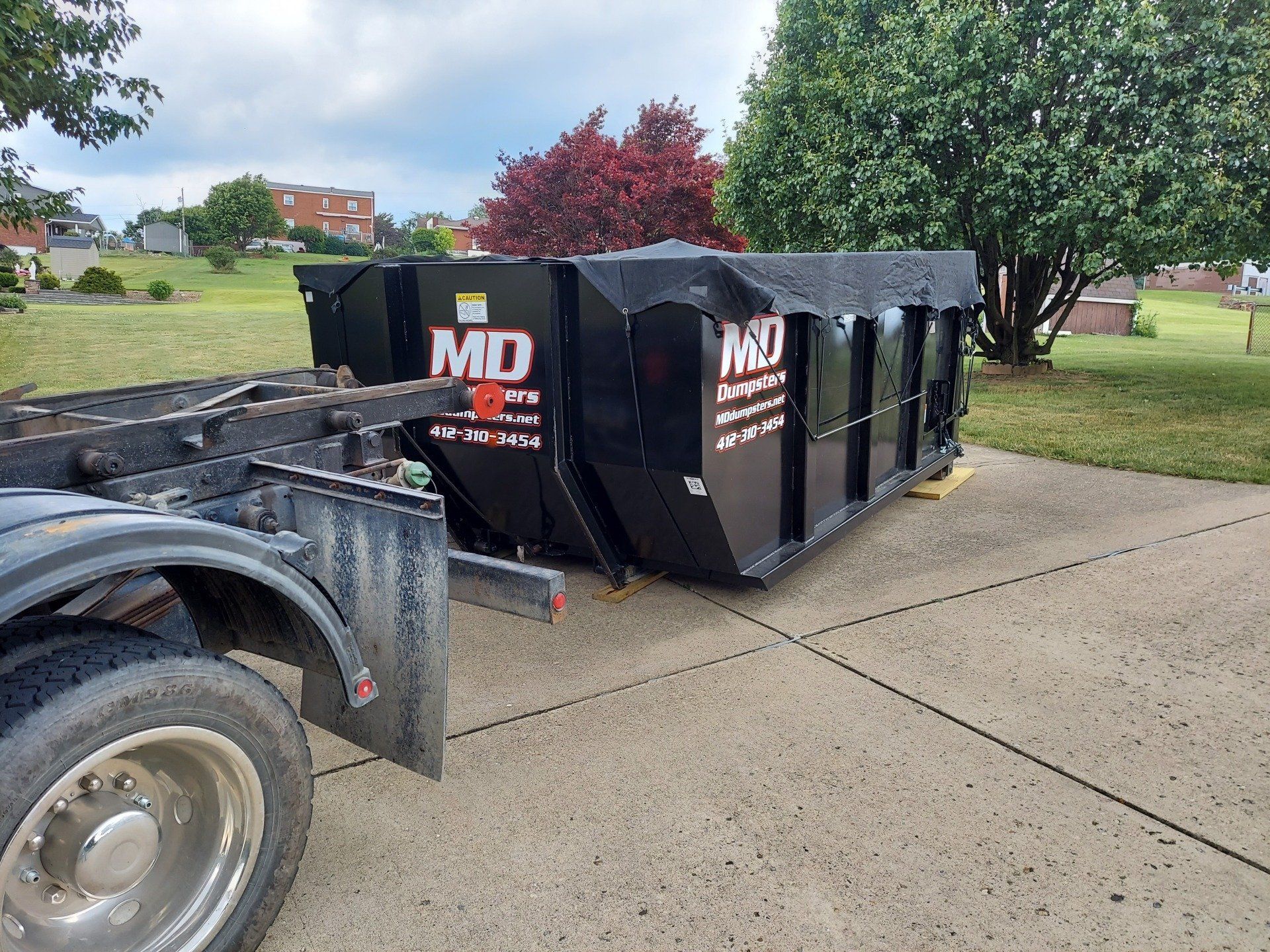 Black dumpster โ Pleasant Hills, PA โ MD Dumpsters Black dumpster โ Pleasant Hills, PA โ MD Dumpsters