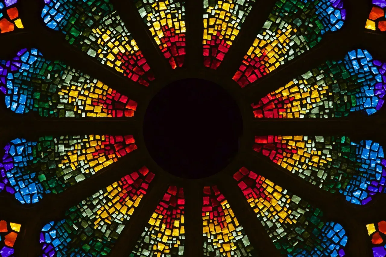 Rose window with nothing in the middle.