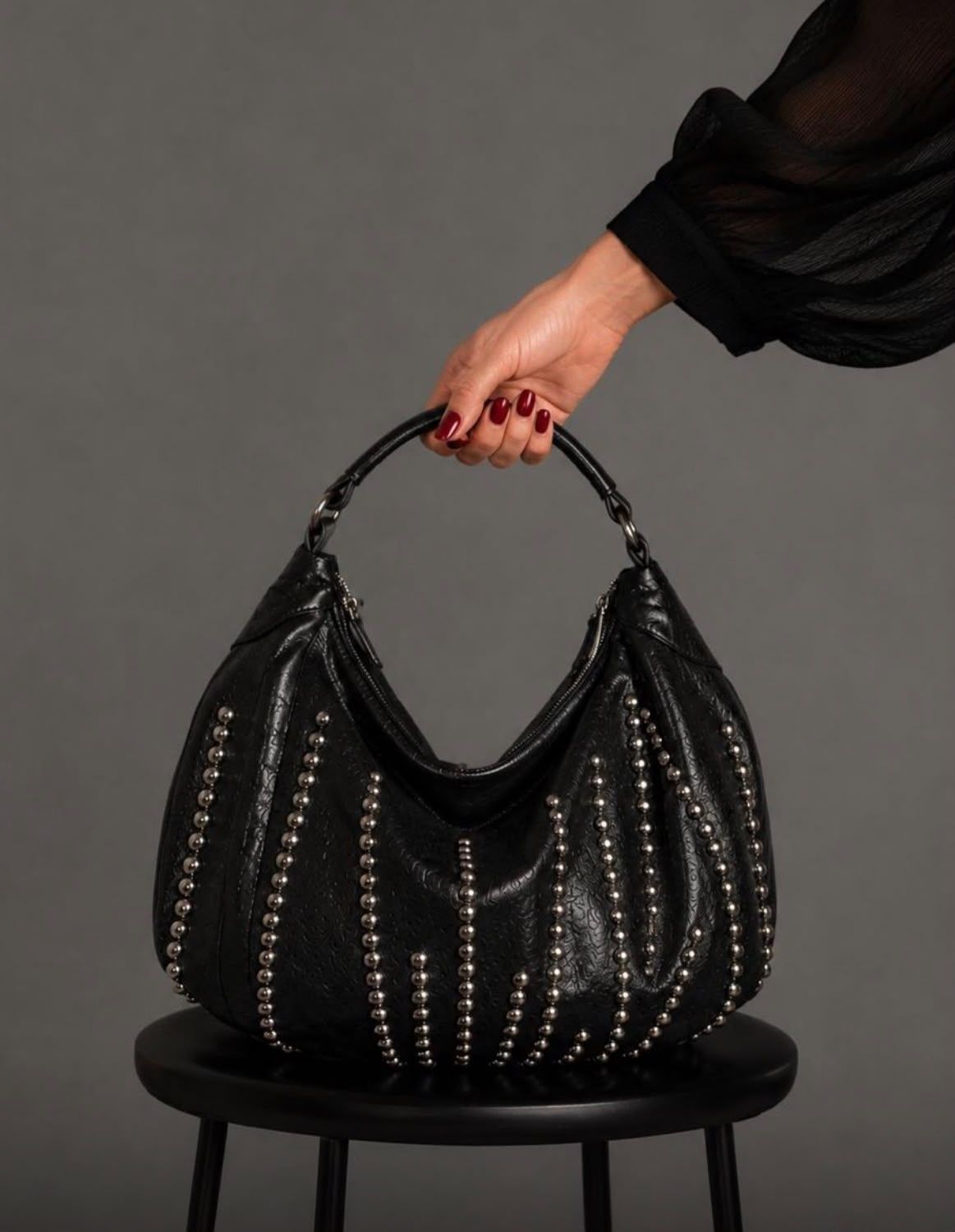 Cartera Aura rock negra