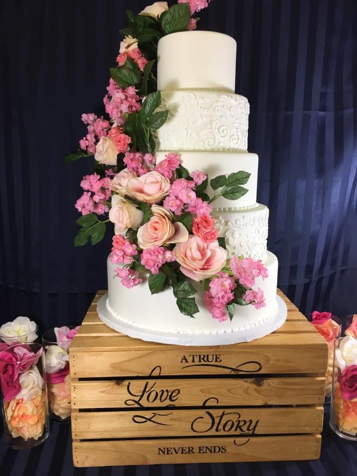 Bakery & Custom Cakes San Angelo, TX Halfmann's Cake Cottage