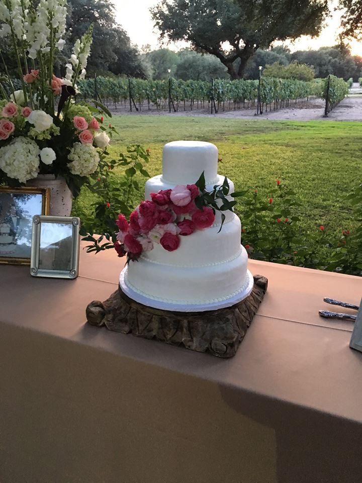 Wedding Cakes San Angelo, TX Halfmann's Cake Cottage