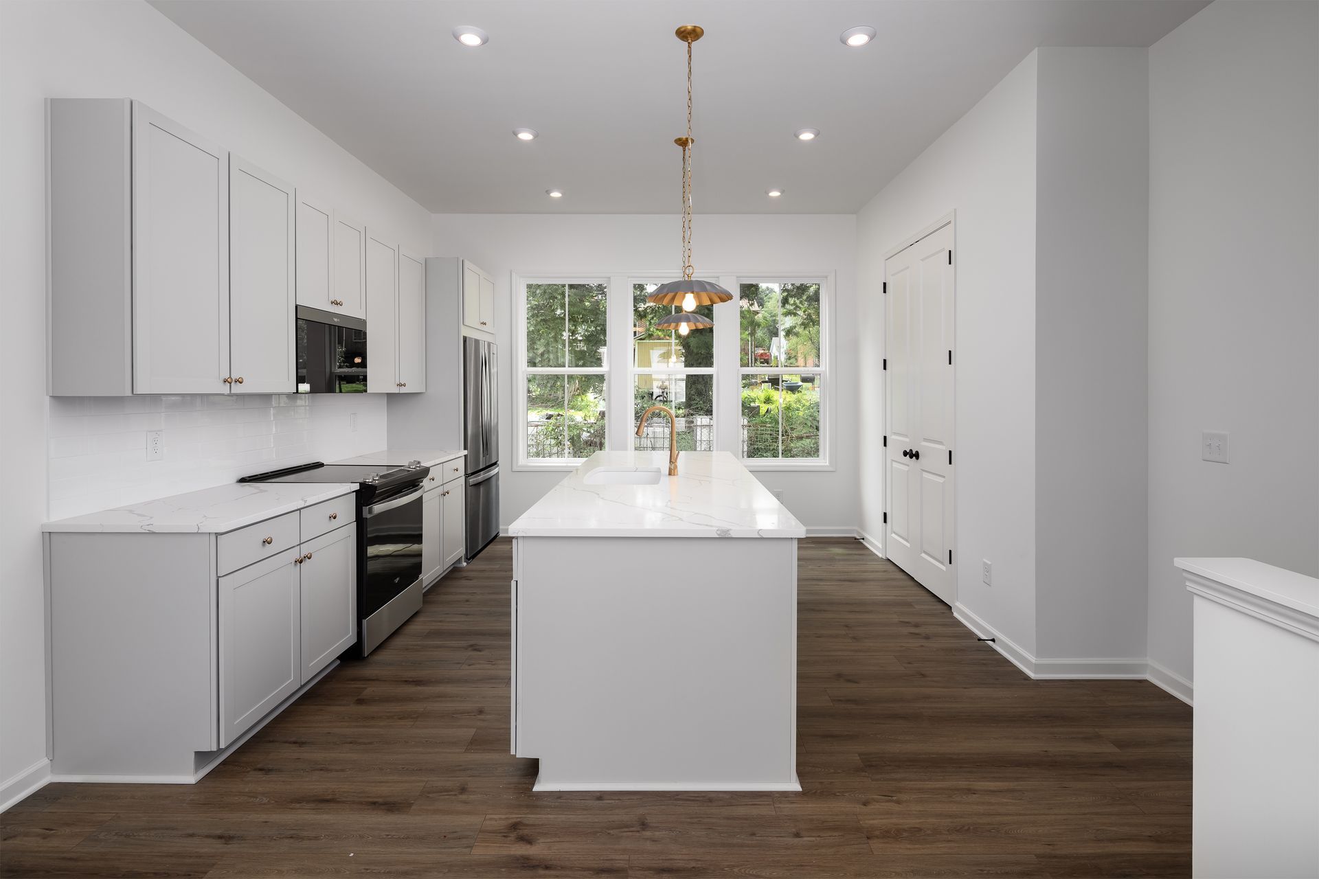 Songbird Apartments Kitchen Island