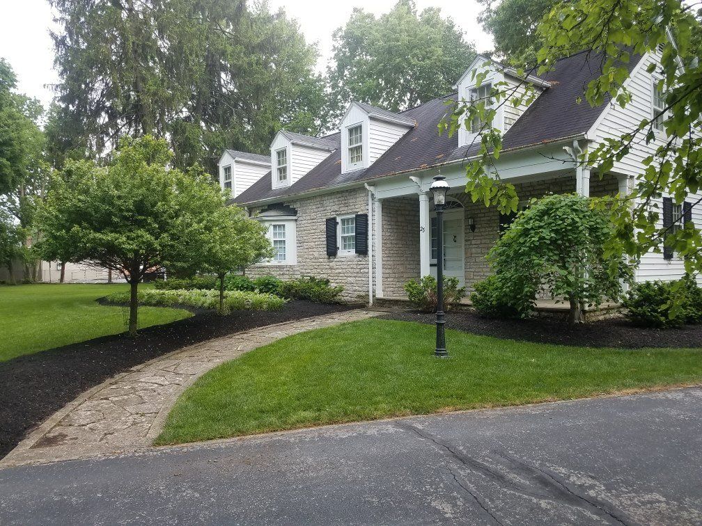 Large Home - Columbus, OH - Christal Clean Landscapes