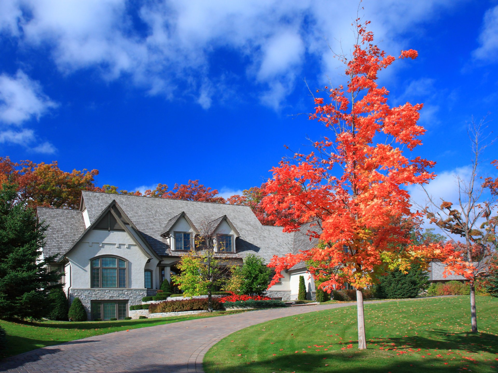 Front Yard - Columbus, OH - Christal Clean Landscapes