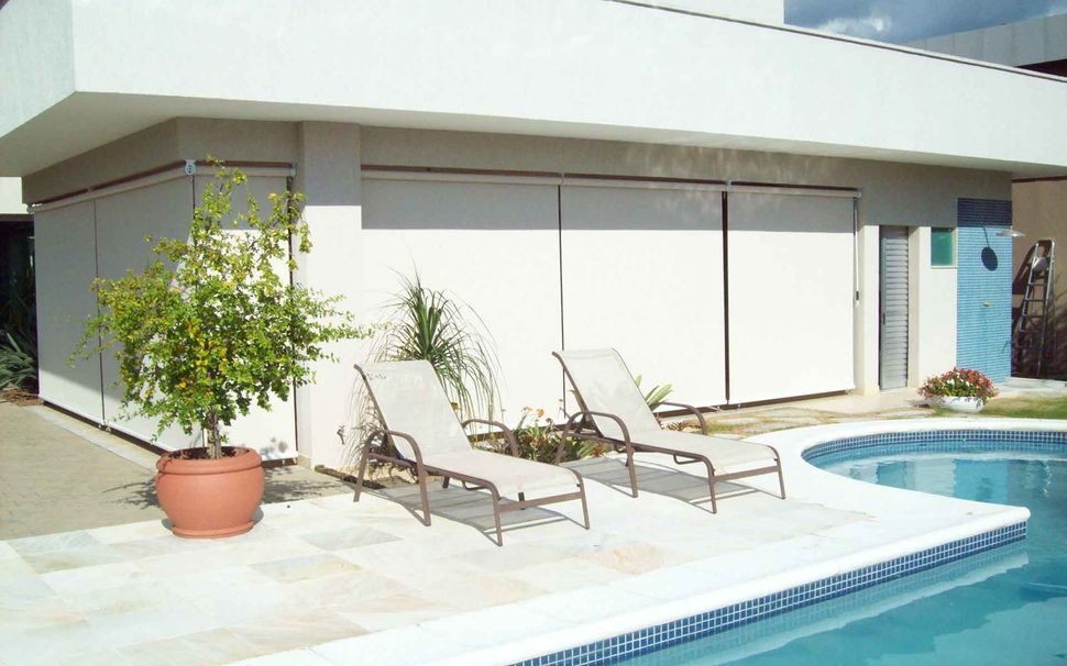 Promoção Toldo Rolô O toldo rolo é uma solução prática e moderna para proteção contra sol, vento e chuva leve, ideal para varandas, sacadas, janelas e áreas externas. Com acionamento manual ou motorizado, oferece conforto, privacidade e um visual elegante para o ambiente. Na DecorPrime, trabalhamos com toldos rolo sob medida, produzidos com materiais de alta qualidade e instalação profissional em São Paulo.