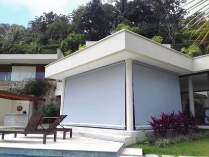 Promoção Toldo Rolô para Varanda O toldo rolô para varanda é ideal para quem busca mais conforto, proteção solar e sofisticação para o ambiente. Com design moderno e funcional, ajuda a reduzir o calor, controlar a luminosidade e trazer mais privacidade para a varanda. A DecorPrime oferece toldos rolô sob medida, com materiais de alta qualidade, opções motorizadas e instalação profissional em São Paulo.