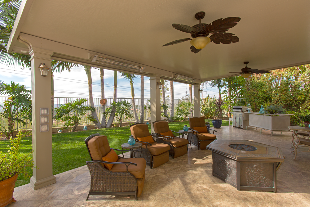 Patio cover in Bee Cave built using insulated aluminum roof panels over a concrete slab