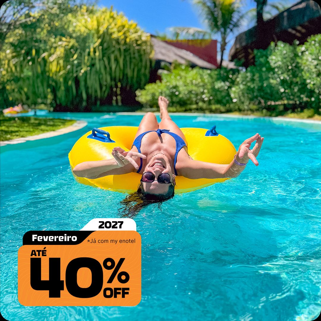 Fevereiro é um mês em que as pessoas fogem do estresse ou buscam pacotes de Carnaval. Como a foto transmite muita paz e diversão leve, você pode usar uma microcópia próxima a essa imagem focada no descanso: 