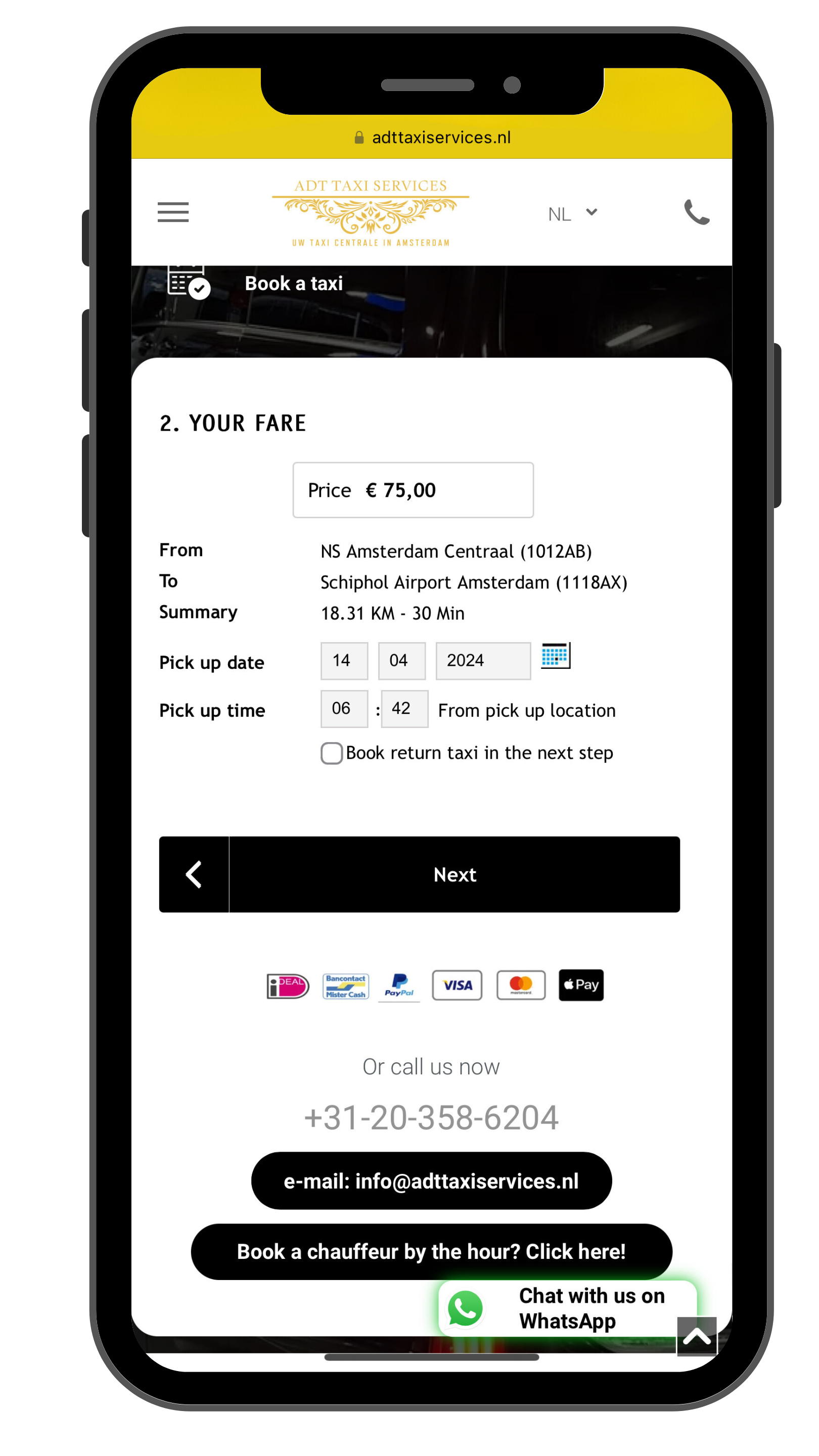 Een mobiele telefoon toont een afrekenpagina op een website.
