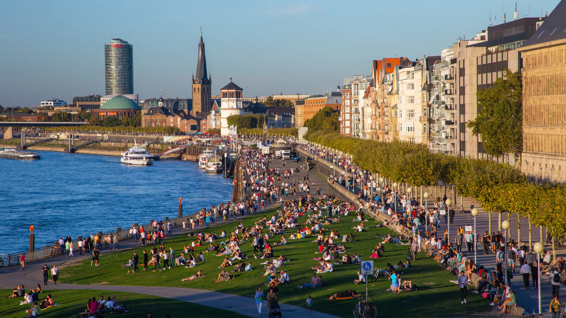 dusseldorf taxi amsterdam Taxi van Amsterdam naar Düsseldorf kosten