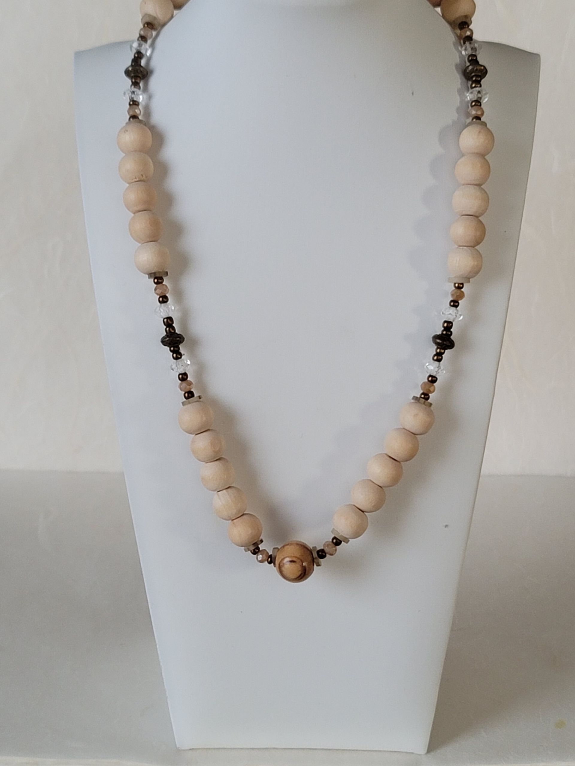 Tastas Women's Vintage Crystal and Wooden Necklace