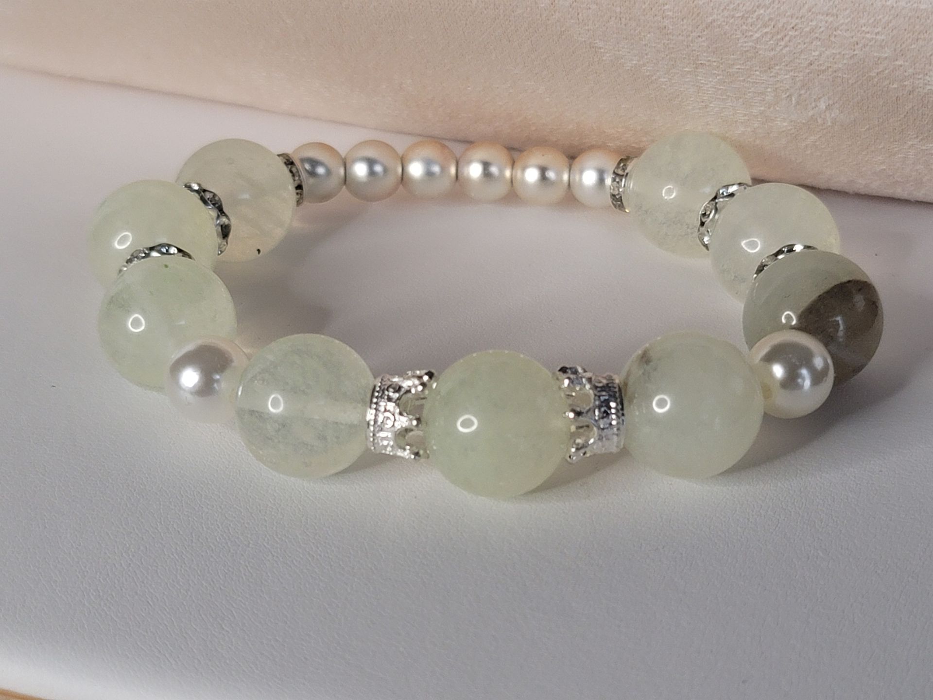 Tas Tas Queen Quartz & Hematite 16-InchBead Bracelet – Elegance with Healing Energy