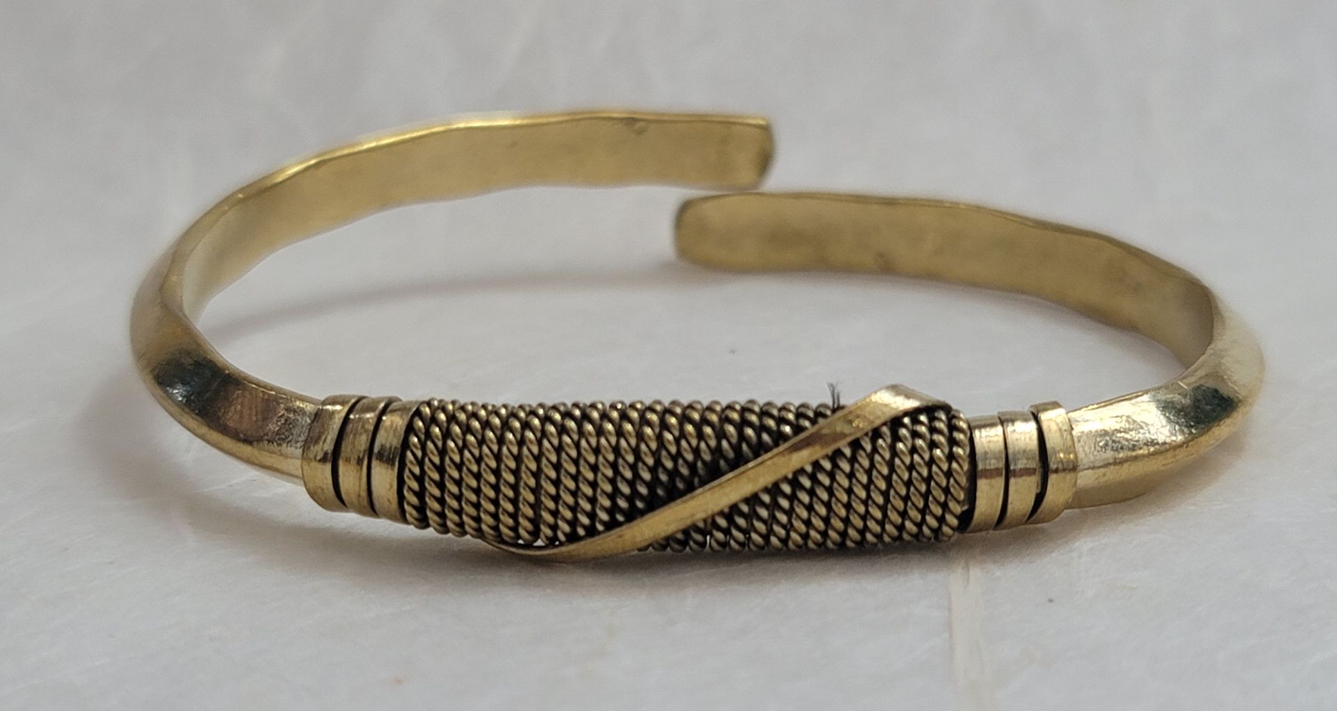 Handcrafted Brass Bracelet – Timeless Style with Natural Skin-Friendly Benefits