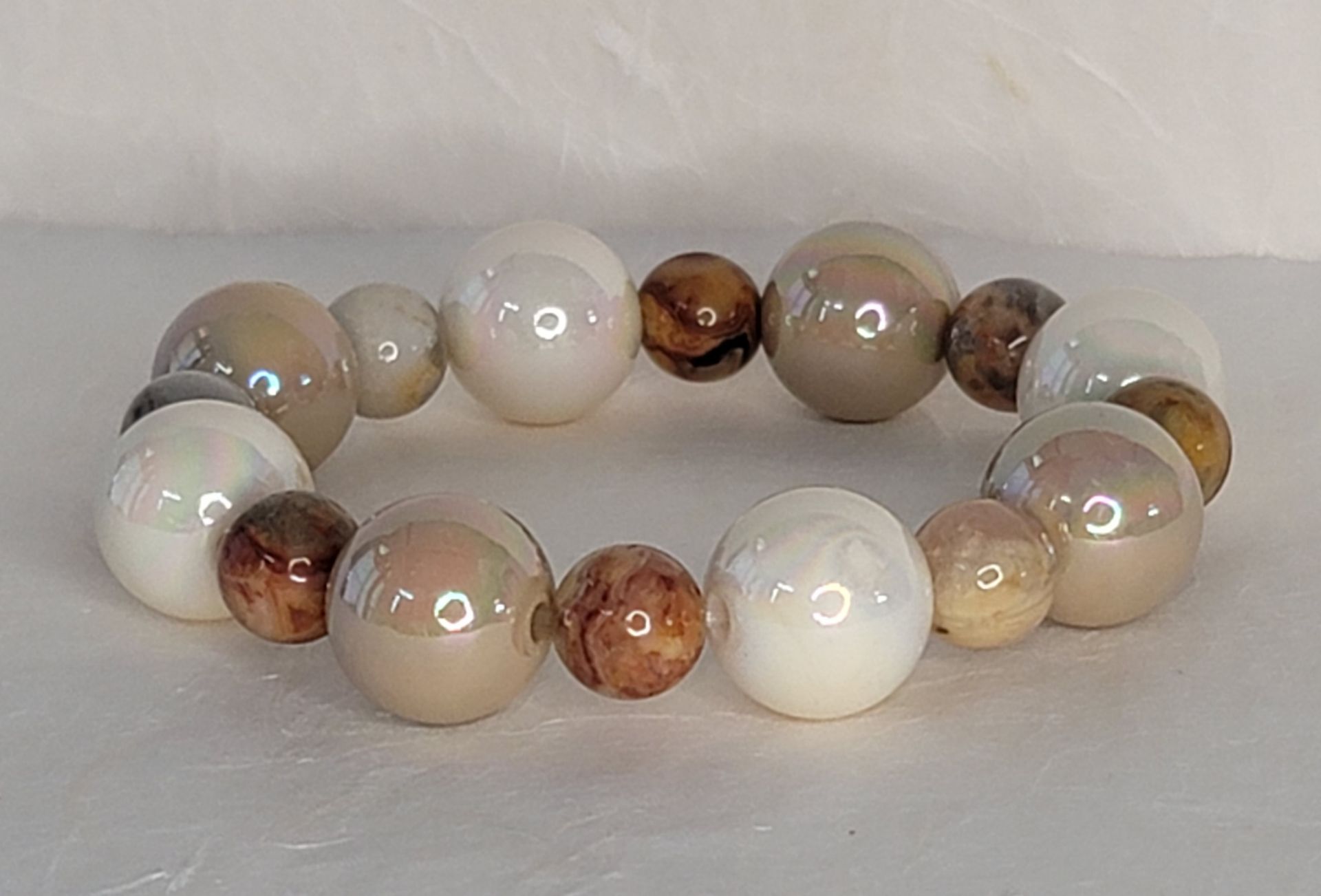 Agate Stone Bracelet with 14 mm Glass Bead – Balance, Calm & Modern Style