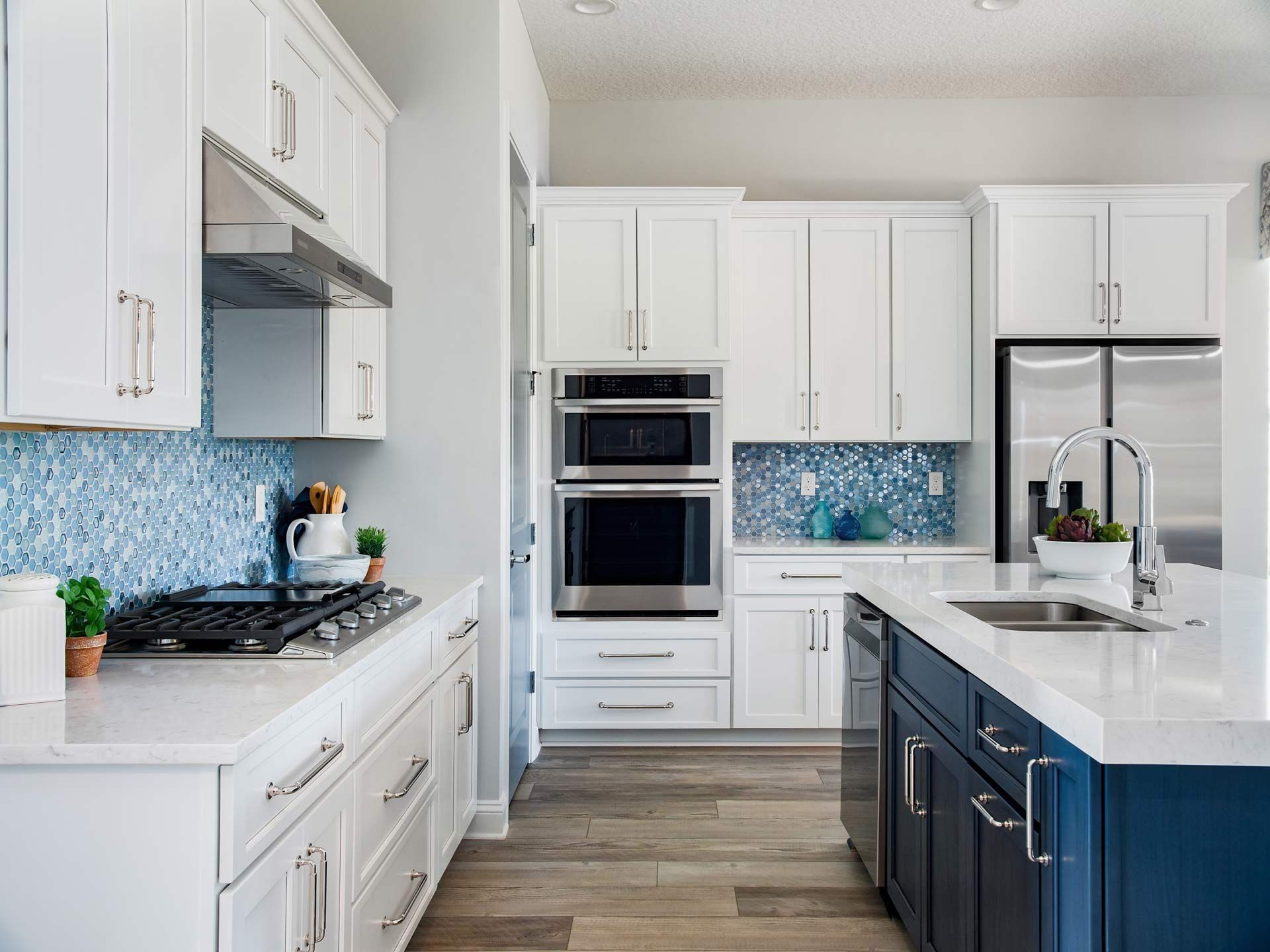 general contractor in richmond va: A kitchen with white cabinets