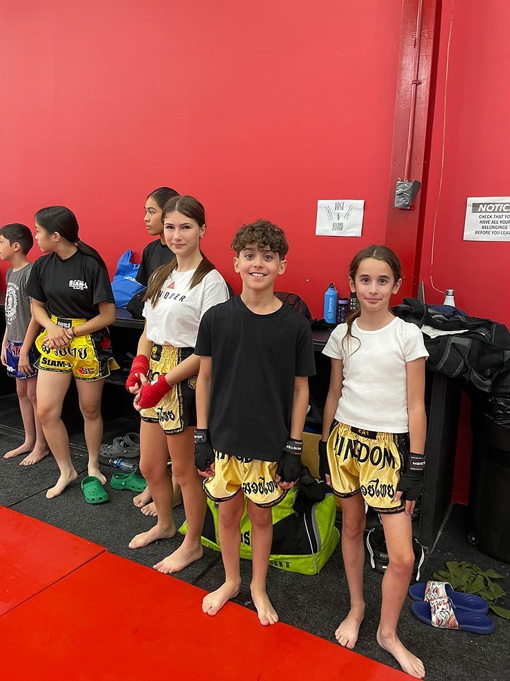 Kids Muay Thai (Ages 9–12)