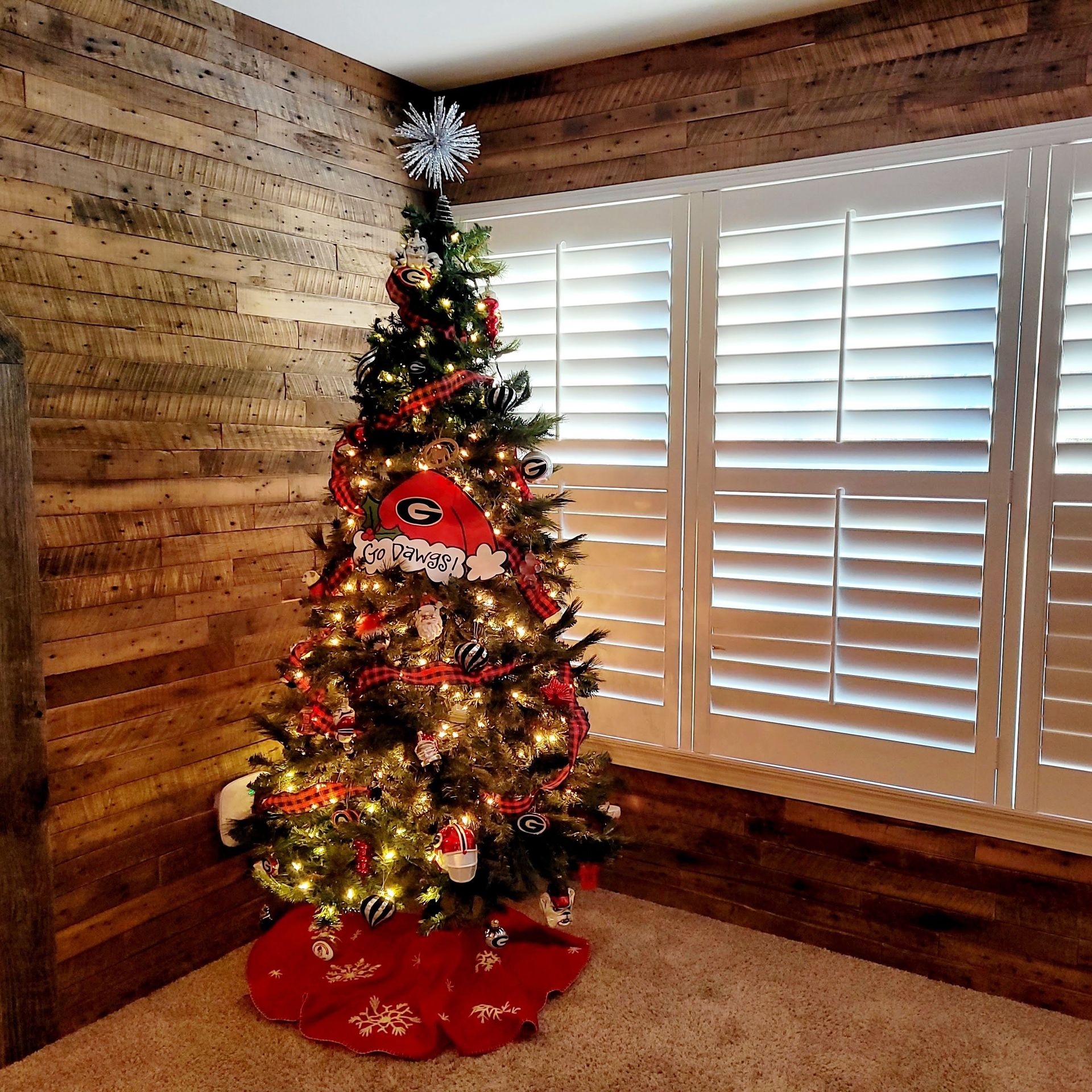 rustic barnwood accent wall