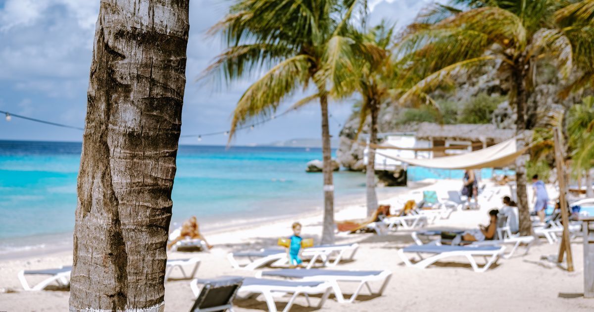 THE BEST BEACHES ON
CURACAO FOR THE
WHOLE FAMILY - Kokomo Beach Curacao