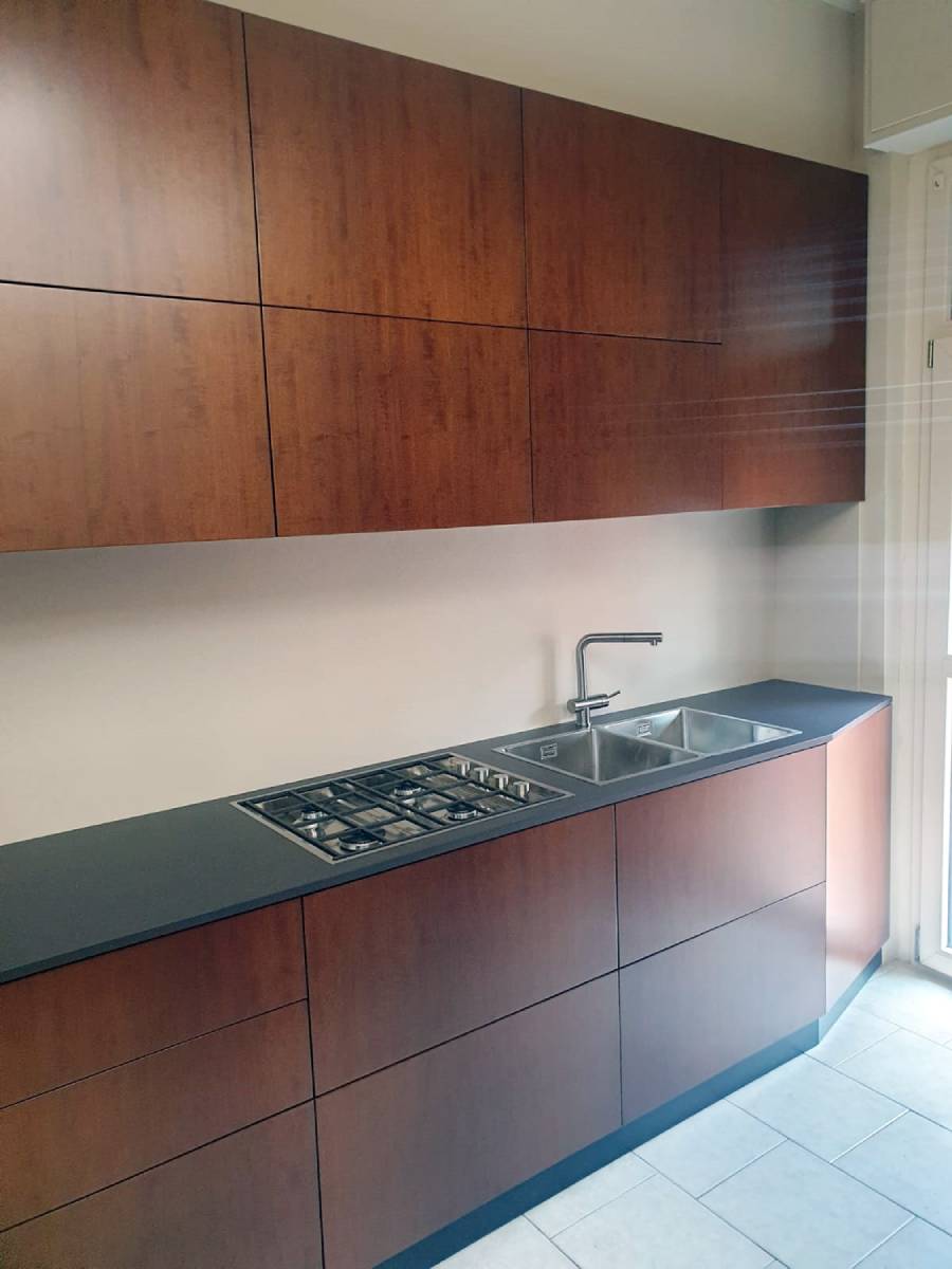 cucina in legno pregiato