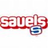 Sauels Logo: Rote Blasenbuchstaben mit weißer Umrandung. Ein blau-weißes „S“ innerhalb einer blauen Umrandung.