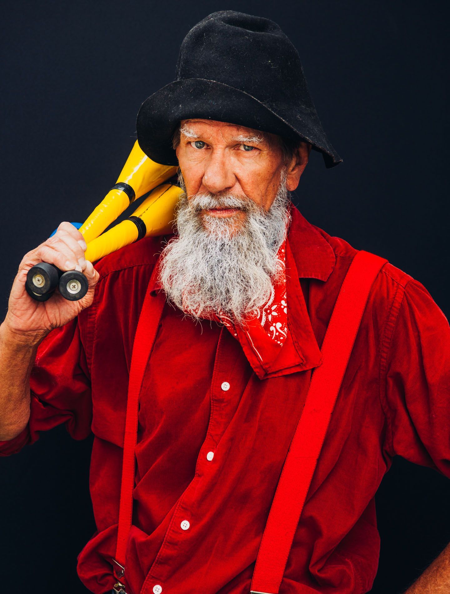 backstage juggler man at LEAF Sandlin Gaither photo