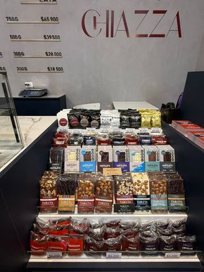 Exhibición de chocolate en la tienda 
