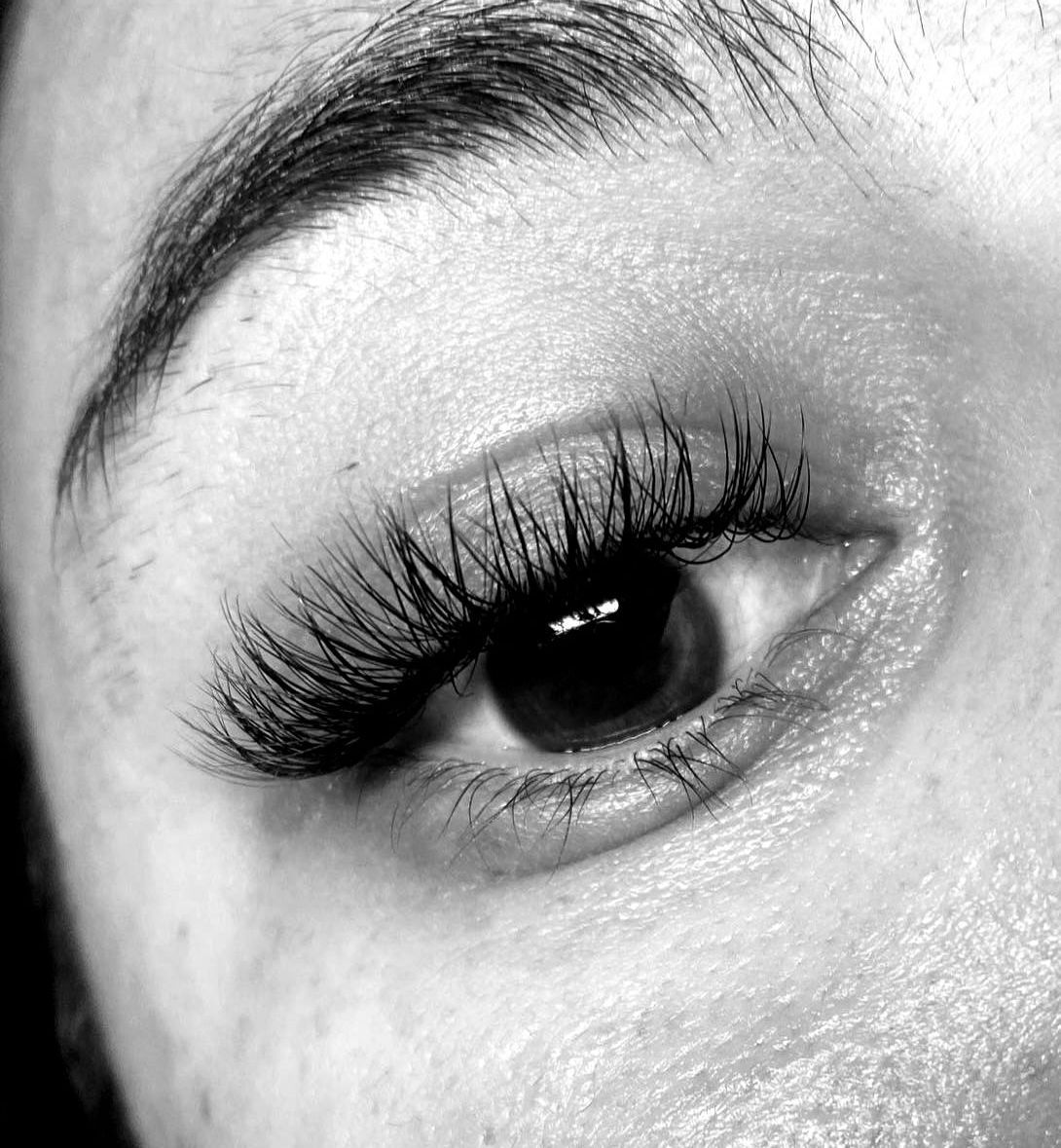 Hybrid Lashes Example