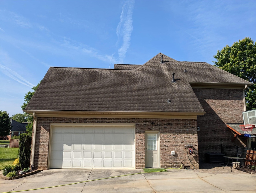 roof cleaning near me