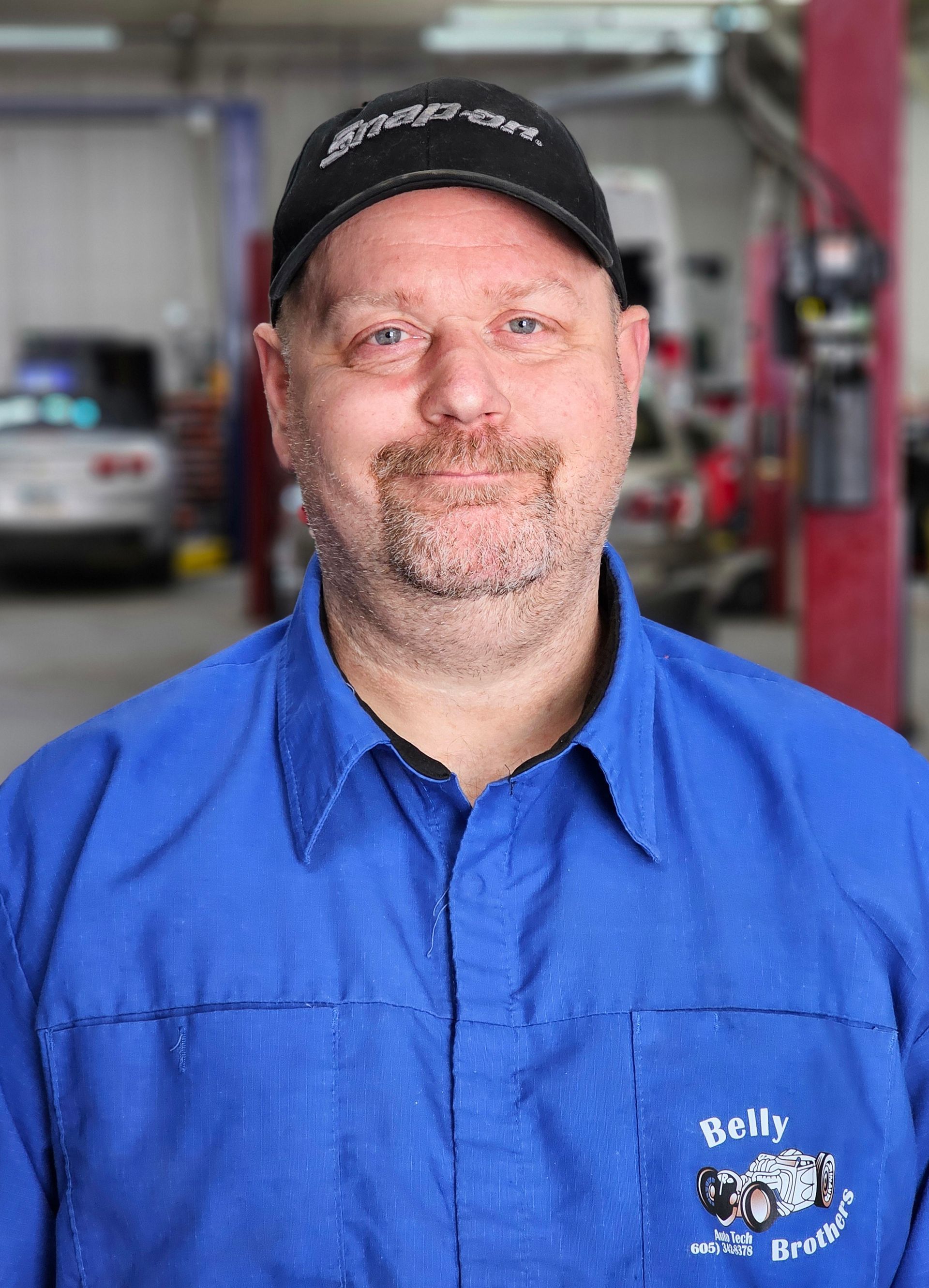 Employee Headshot | Belly Brothers Auto Tech