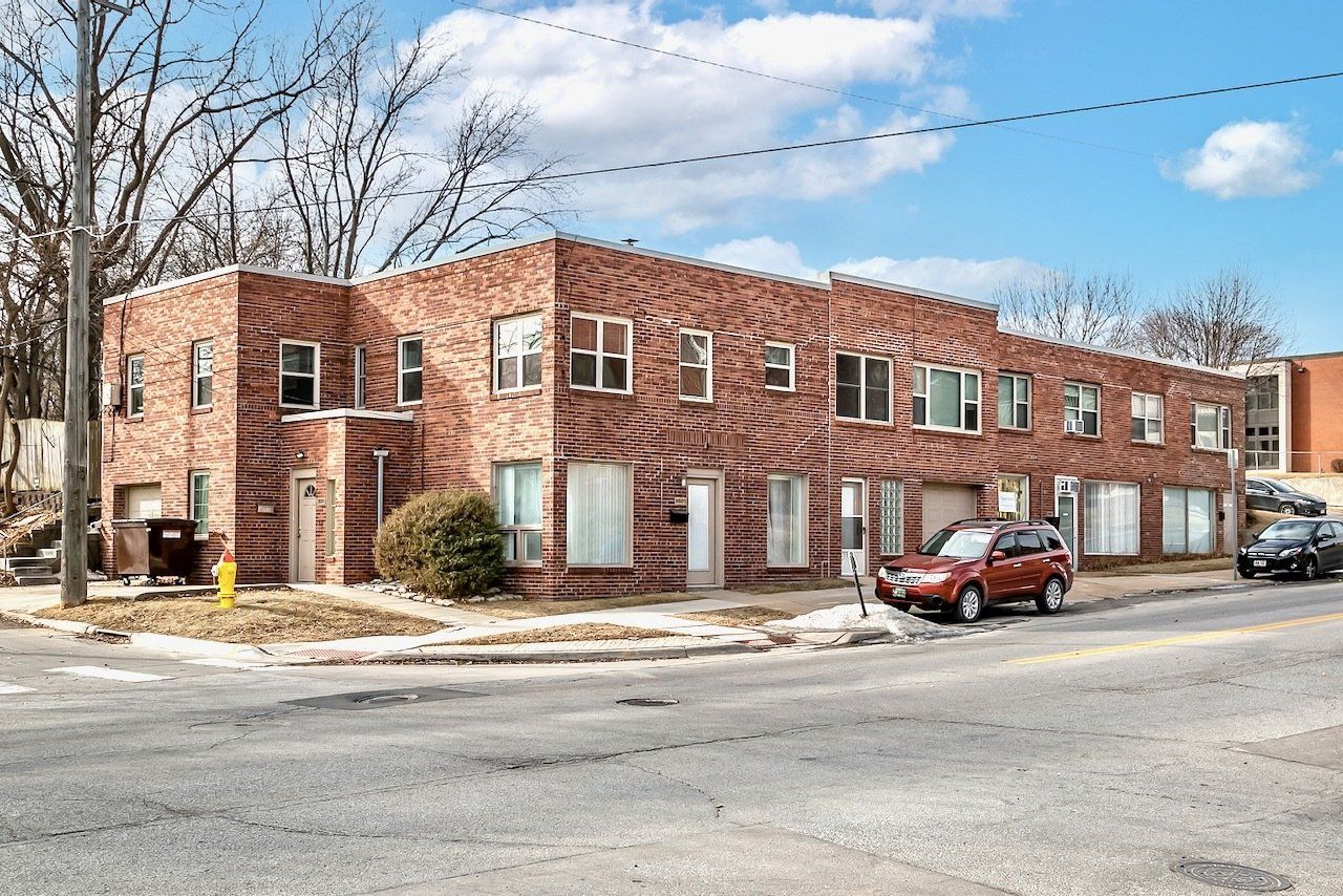 Exterior Photo of Maple Apartments