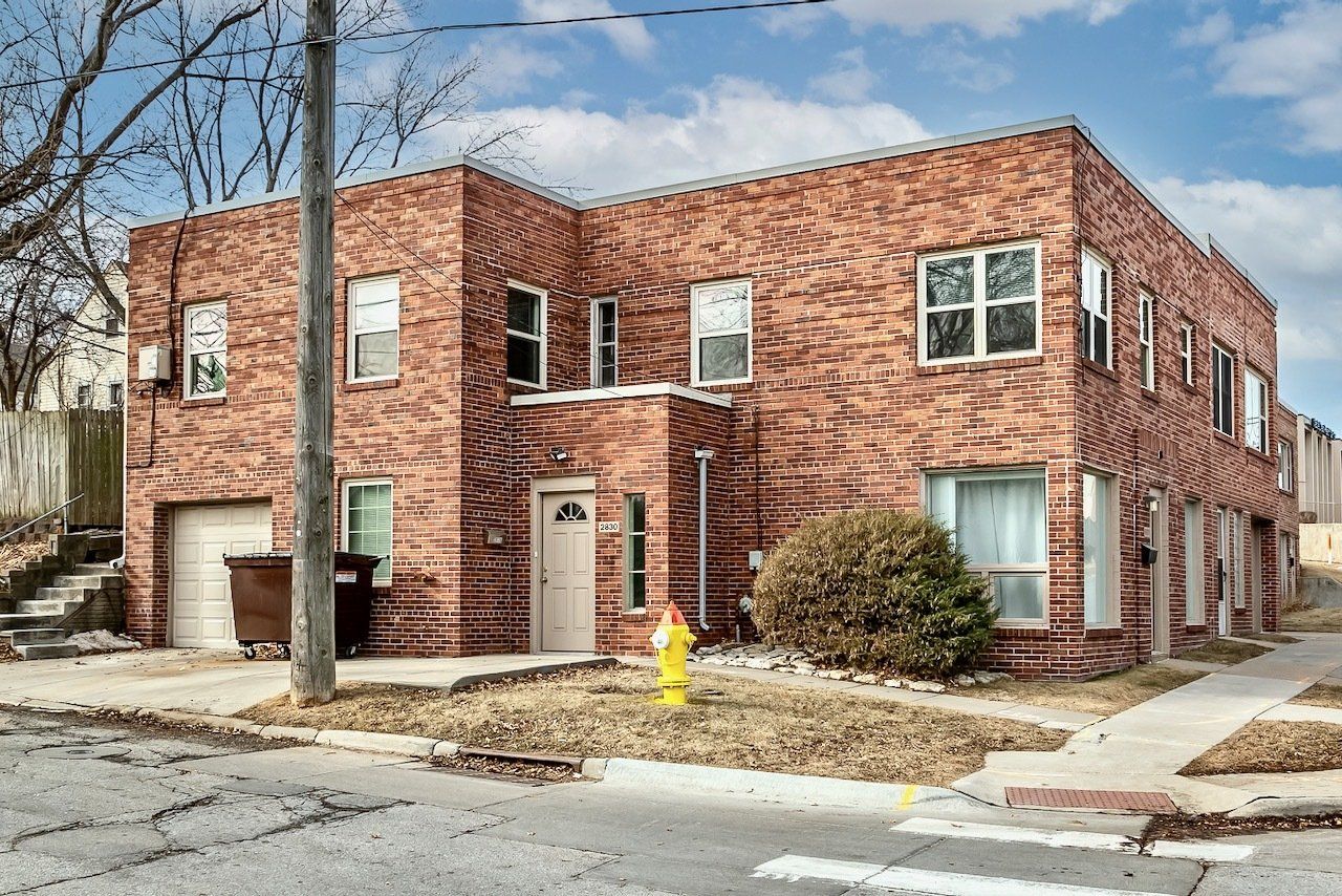 Maple Apartments Exterior Photo