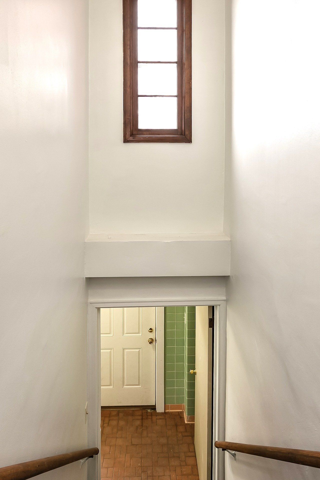 Maple Apartments Interior Photo with staircase