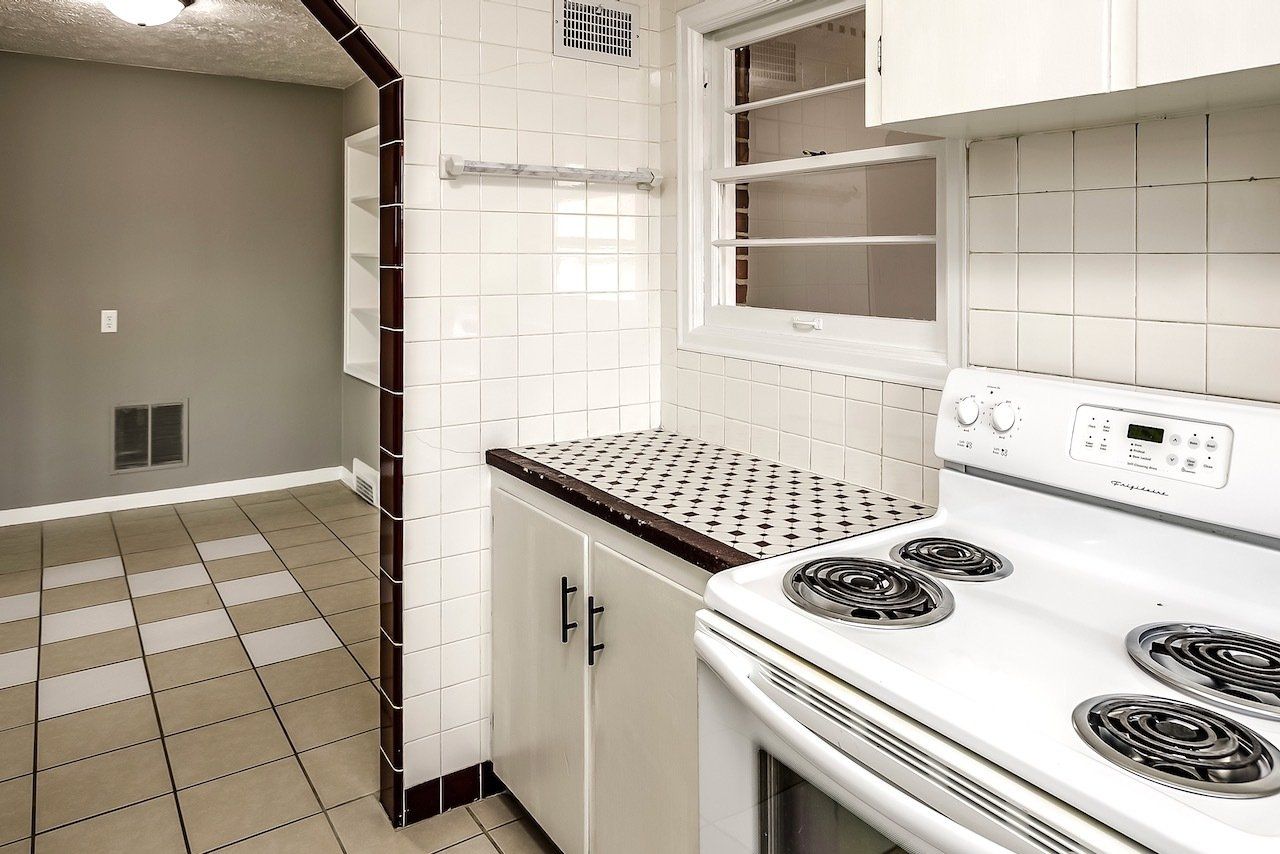 Maple Apartments Kitchen Photo