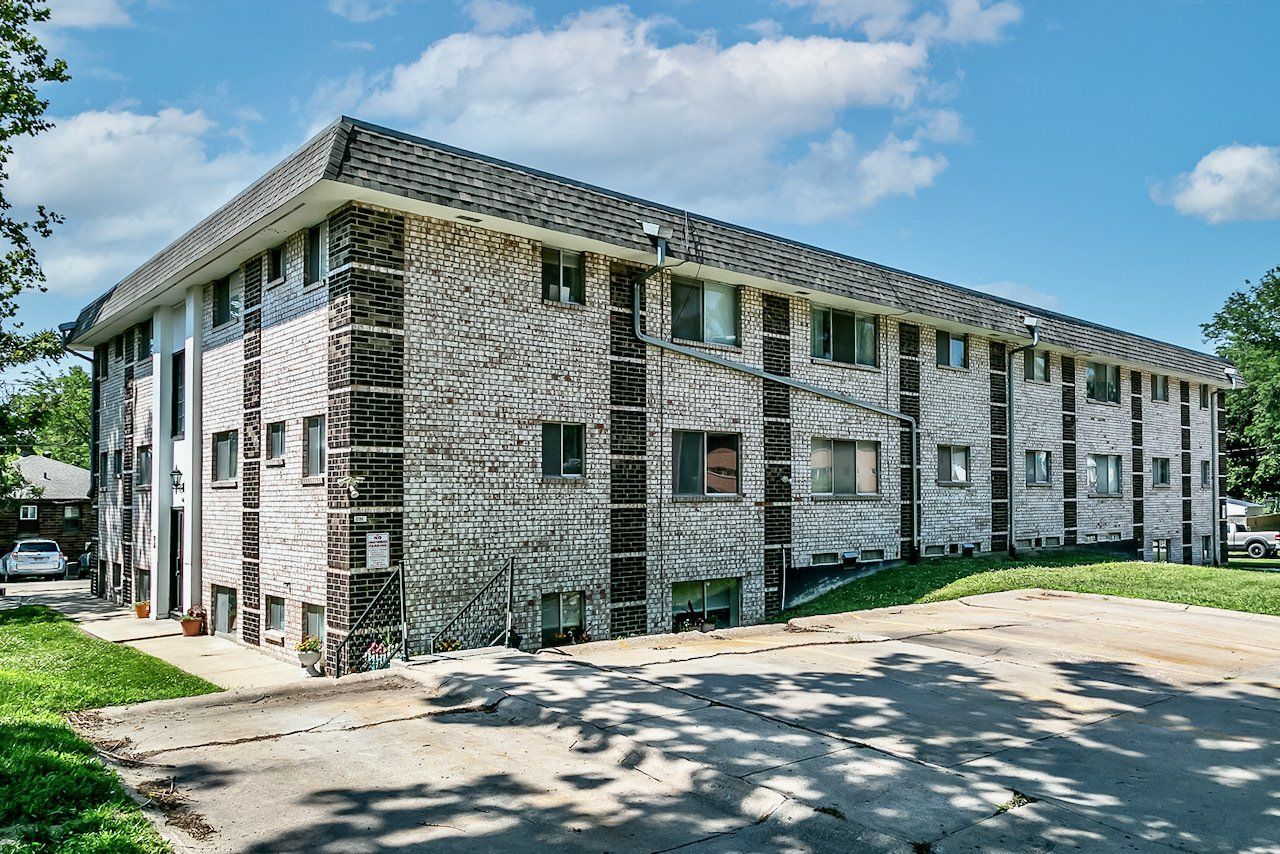 Exterior Photo of Lincoln Place Apartments