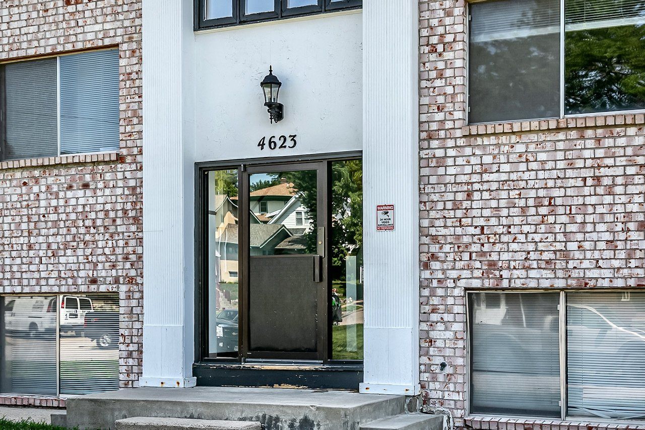 Exterior Photo of Lincoln Place Apartments