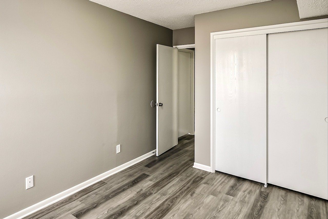 Photo of Gaslight Apartments Bedroom