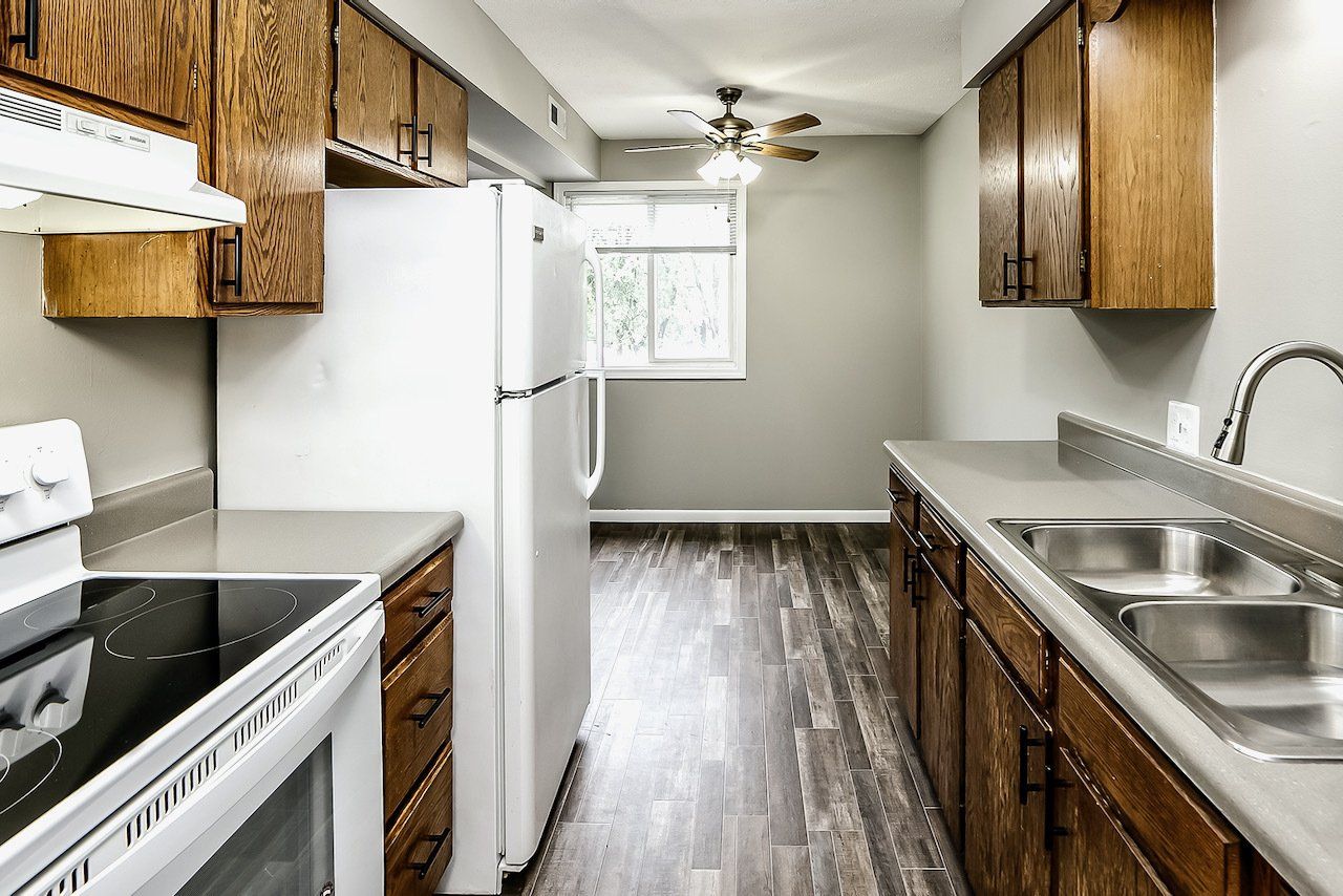 Windsong Apartments Kitchen Photo