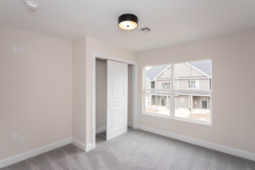 The Stony Brook-Unfurnished Bedroom