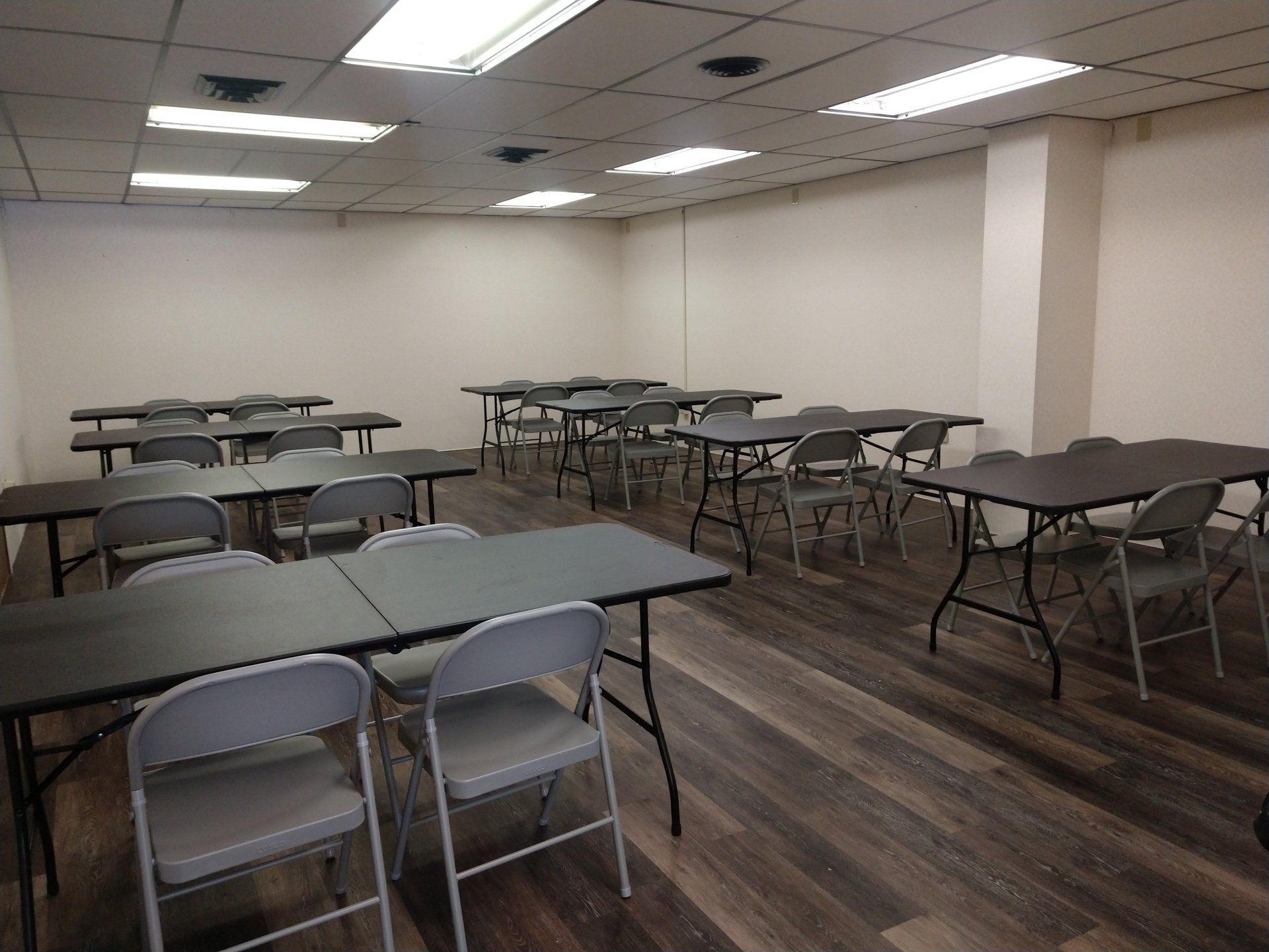 Room With Chairs And Tables — Sault Ste Marie, MI — Reds Revolving Rental