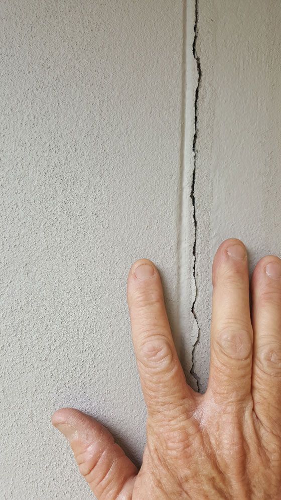 Building Report External Cracking Movement — Edwards & Froud Building Services Pty Ltd in West Tamworth, NSW